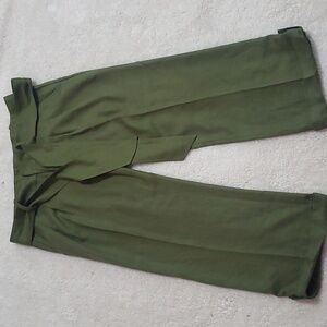 Bebe cargo green  pants size 6